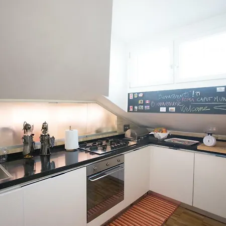 Central Penthouse Rom