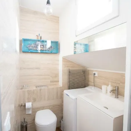 Central Penthouse *